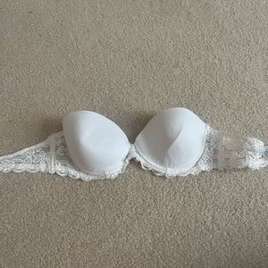 Lace strapless bra
